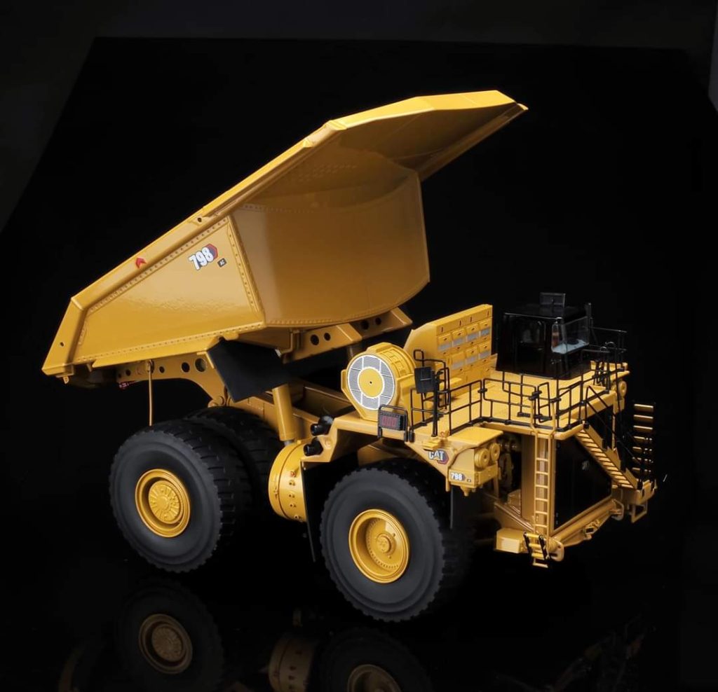CAMION MINERO 798AC ESCALA 1:50 – Faraón Onix Store
