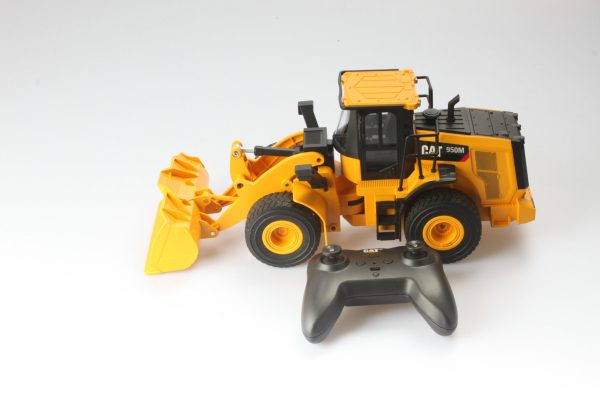 1:24 RC CAT 950M CARGADOR FRONTAL